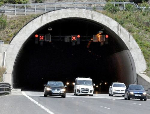 bolu-dagi-tunelinin-istanbul-yonu-14-gun-kapaniyor-h1475909588-d33e37.jpg